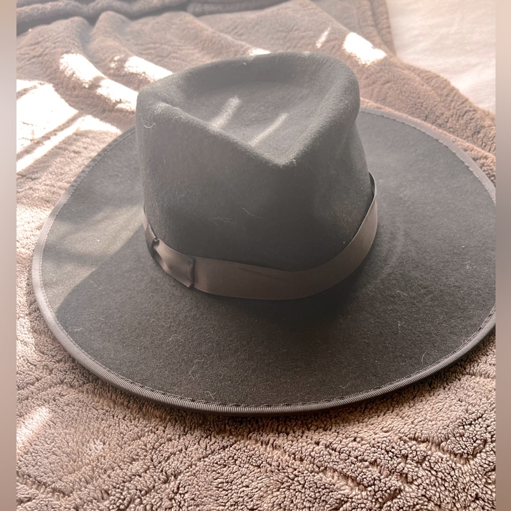 Carly Jean Los Angeles Round Flat Brim Hat